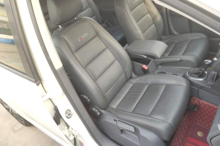 Used Volkswagen Touran 2014 1.4T DSG 30th Anniversary Edition Right Front Seat