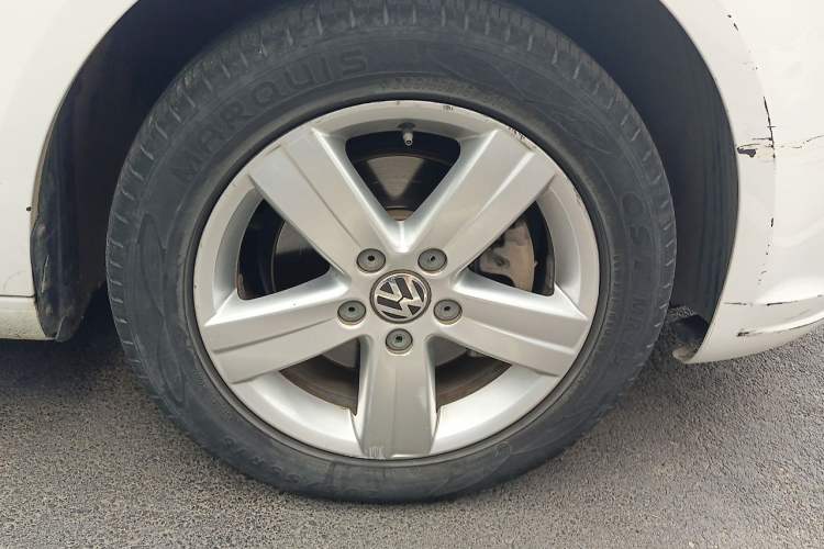 Used Volkswagen Touran 2014 1.4T DSG 30th Anniversary Edition Right Front Wheel Hub
