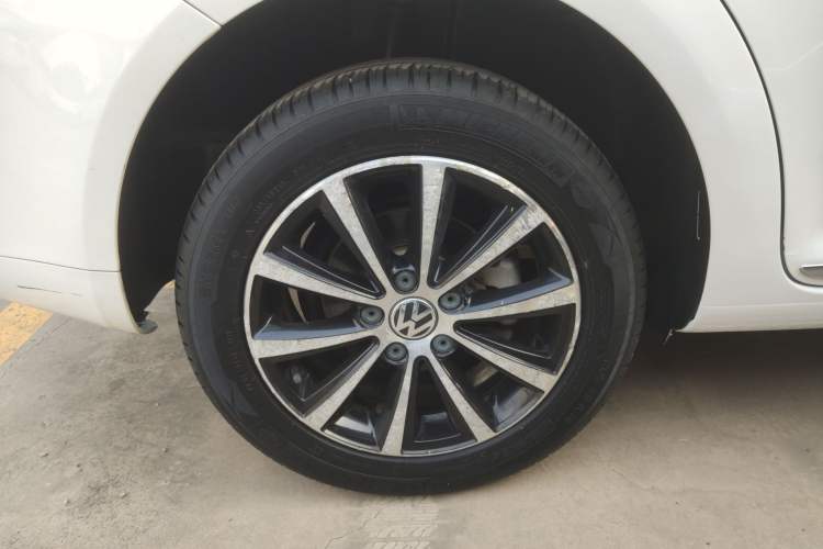 Used Volkswagen Touran 2014 1.4T DSG 30th Anniversary Edition Right Rear Wheel Hub