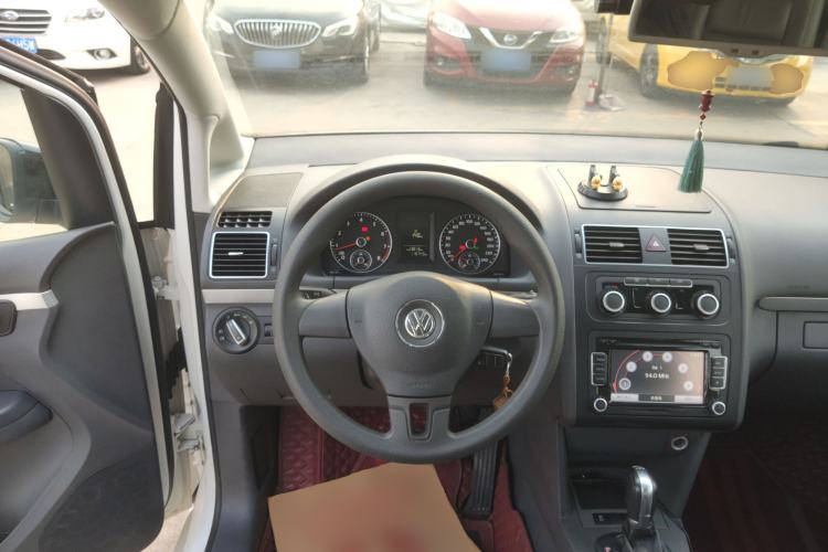 Used Volkswagen Touran 2014 1.4T DSG 30th Anniversary Edition Steering Wheel