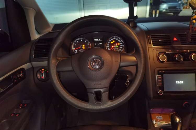 Used Volkswagen Touran 2014 1.4T DSG 30th Anniversary Edition Steering Wheel