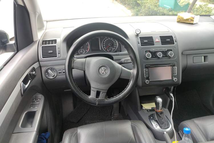 Used Volkswagen Touran 2014 1.4T DSG 30th Anniversary Edition Steering Wheel