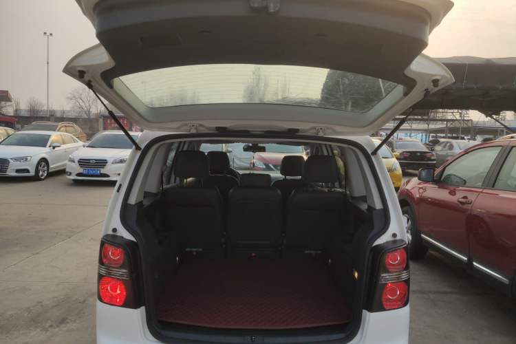 Used Volkswagen Touran 2014 1.4T DSG 30th Anniversary Edition Trunk