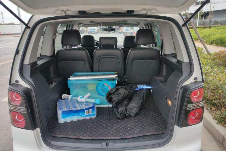 Used Volkswagen Touran 2014 1.4T DSG 30th Anniversary Edition Trunk