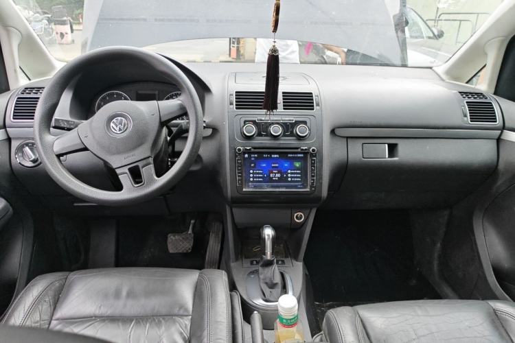 Used Volkswagen Touran 2015 1.4T DSG Comfort Edition 5 Seats Center Console