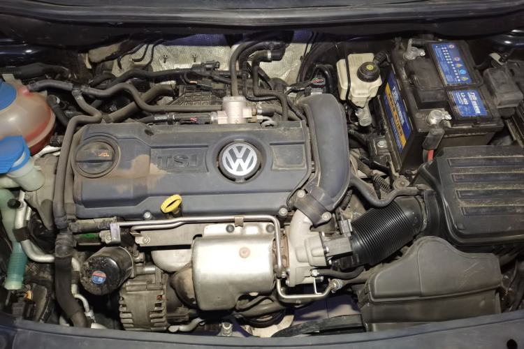 Used Volkswagen Touran 2015 1.4T Manual Fashion Edition 5-Seater Engine Bay