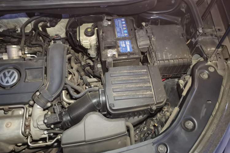 Used Volkswagen Touran 2015 1.4T Manual Fashion Edition 5-Seater Engine Bay Left