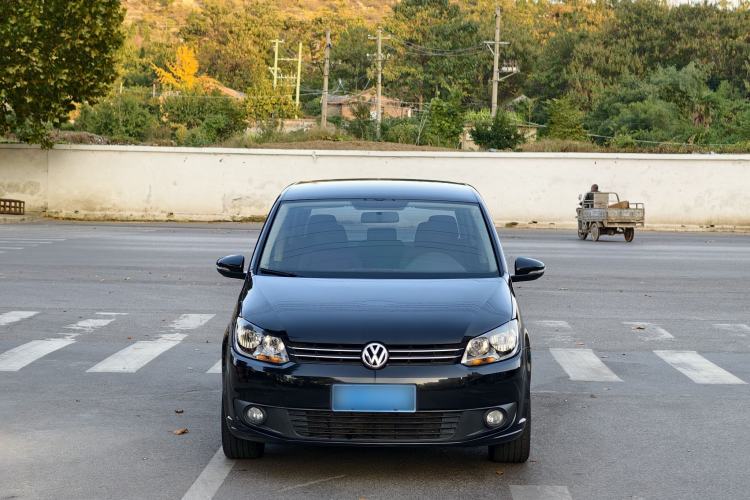 Used Volkswagen Touran 2015 1.4T Manual Fashion Edition 5-Seater Exterior 1