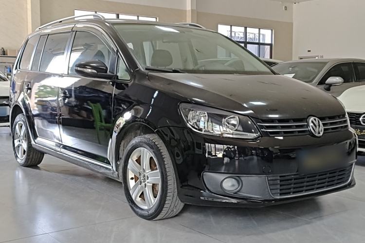 Used Volkswagen Touran 2015 1.4T DSG Comfort Edition 5 Seats Exterior 2