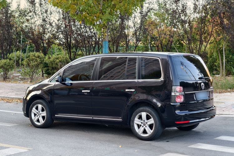 Used Volkswagen Touran 2015 1.4T Manual Fashion Edition 5-Seater Exterior 3