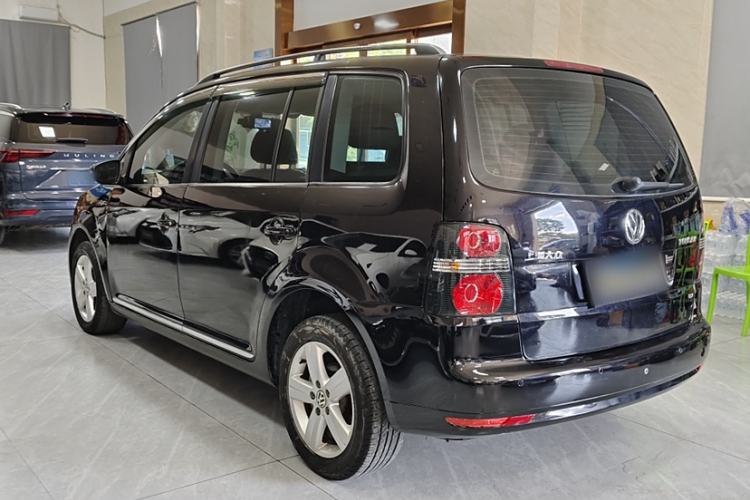Used Volkswagen Touran 2015 1.4T DSG Comfort Edition 5 Seats Exterior 3