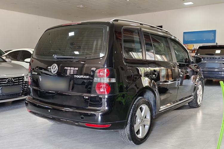 Used Volkswagen Touran 2015 1.4T DSG Comfort Edition 5 Seats Exterior 4