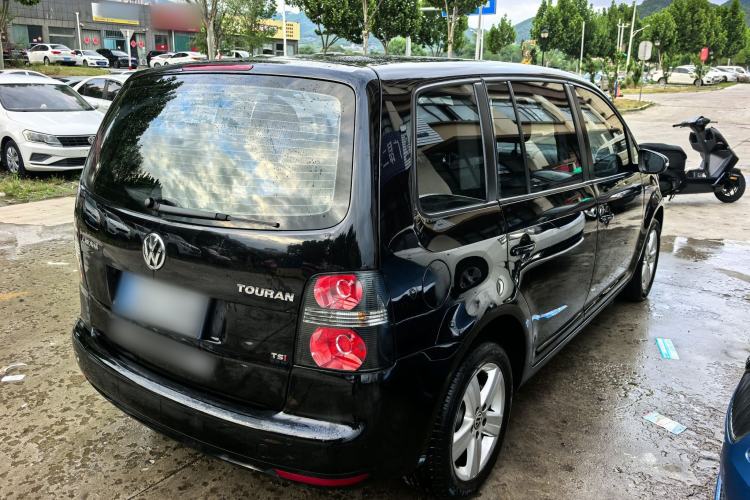 Used Volkswagen Touran 2015 1.4T Manual Fashion Edition 5-Seater Exterior 6