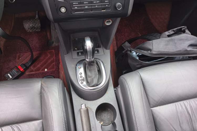 Used Volkswagen Touran 2015 1.4T DSG Comfort Edition 5 Seats Gear Lever