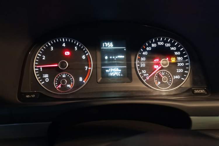 Used Volkswagen Touran 2015 1.4T Manual Fashion Edition 5-Seater Instrument Cluster
