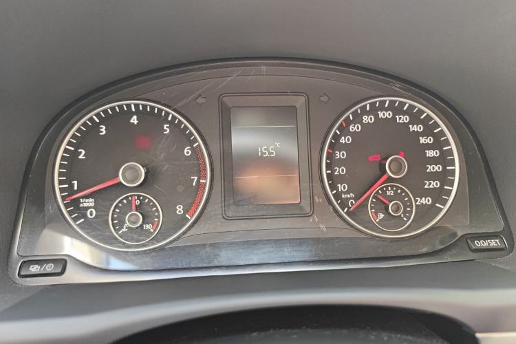 Used Volkswagen Touran 2015 1.4T Manual Fashion Edition 5-Seater Instrument Cluster