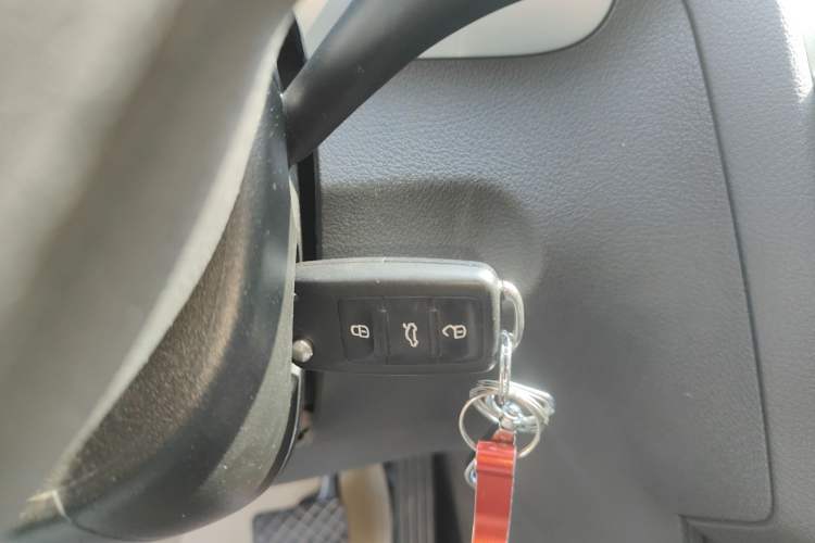Used Volkswagen Touran 2015 1.4T DSG Comfort Edition 5 Seats Interior 1