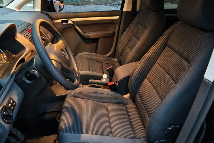 Used Volkswagen Touran 2015 1.4T Manual Fashion Edition 5-Seater Interior 2