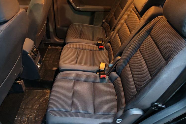 Used Volkswagen Touran 2015 1.4T Manual Fashion Edition 5-Seater Interior 5