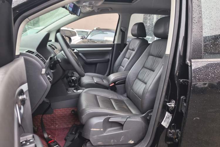 Used Volkswagen Touran 2015 1.4T DSG Comfort Edition 5 Seats Left Front Seat