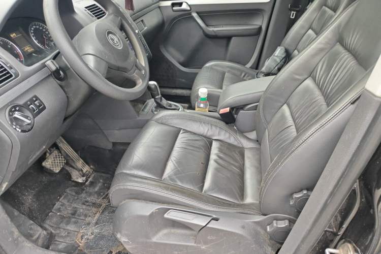 Used Volkswagen Touran 2015 1.4T DSG Comfort Edition 5 Seats Left Front Seat