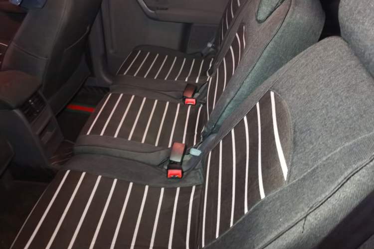 Used Volkswagen Touran 2015 1.4T Manual Fashion Edition 5-Seater Left Rear Seat