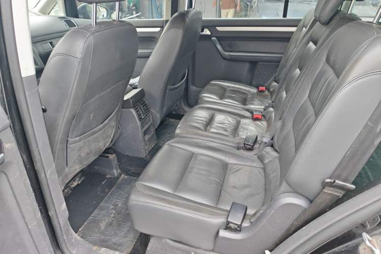 Used Volkswagen Touran 2015 1.4T DSG Comfort Edition 5 Seats Left Rear Seat