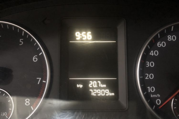 Used Volkswagen Touran 2015 1.4T DSG Comfort Edition 5 Seats Odometer Close Up