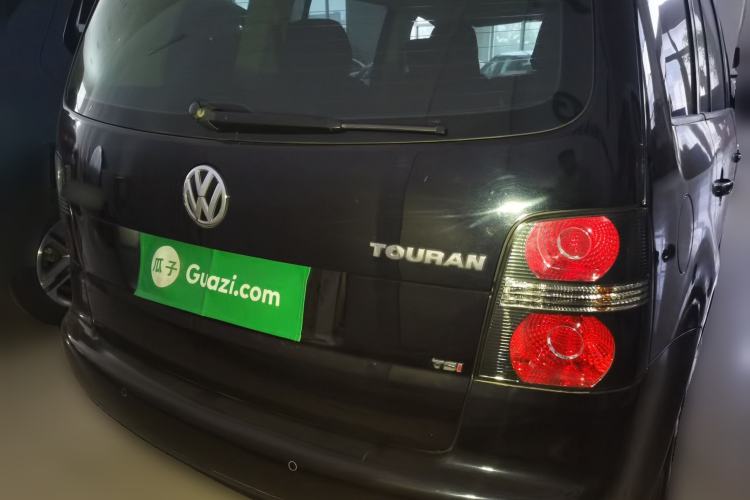 Used Volkswagen Touran 2015 1.4T Manual Fashion Edition 5-Seater Rear