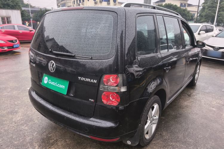 Used Volkswagen Touran 2015 1.4T DSG Comfort Edition 5 Seats Rear Right 45 Deg
