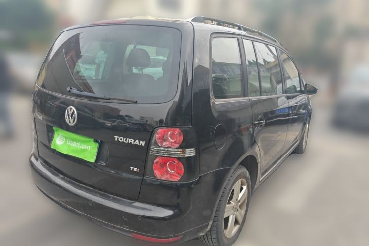 Used Volkswagen Touran 2015 1.4T DSG Comfort Edition 5 Seats Rear Right 45 Deg