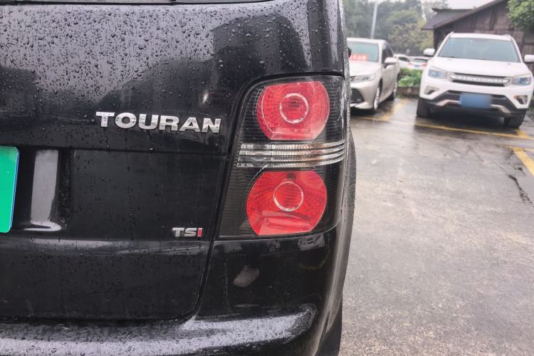Used Volkswagen Touran 2015 1.4T DSG Comfort Edition 5 Seats Right Rear Taillight