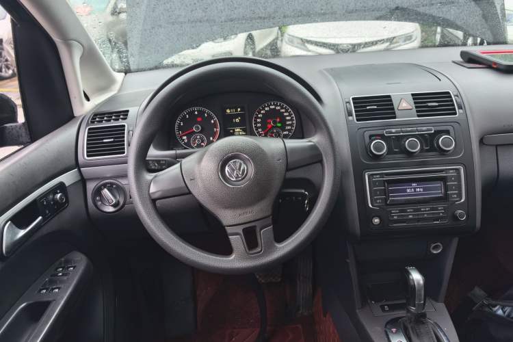 Used Volkswagen Touran 2015 1.4T DSG Comfort Edition 5 Seats Steering Wheel