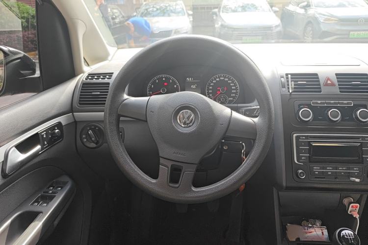 Used Volkswagen Touran 2015 1.4T Manual Fashion Edition 5-Seater Steering Wheel