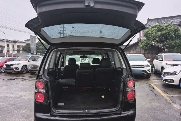 Used Volkswagen Touran 2015 1.4T DSG Comfort Edition 5 Seats Trunk