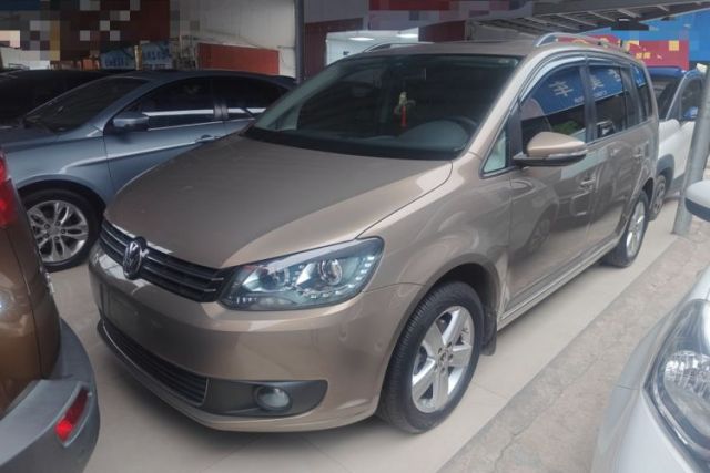 Ojetý Volkswagen Touran 2015 1.4T DSG Comfort Edition 5 Seats