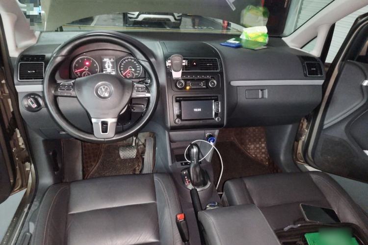 Used Volkswagen Touran 2015 1.4T DSG Flagship Edition 5-seater Center Console
