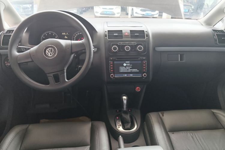 Used Volkswagen Touran 2015 1.4T DSG Comfort Edition 5 Seats Center Console
