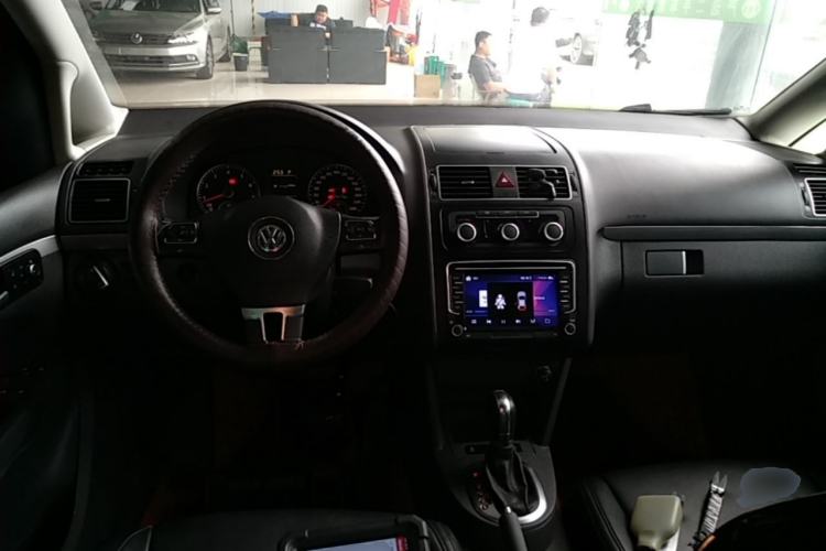 Used Volkswagen Touran 2015 1.4T DSG Comfort Edition 5 Seats Center Console