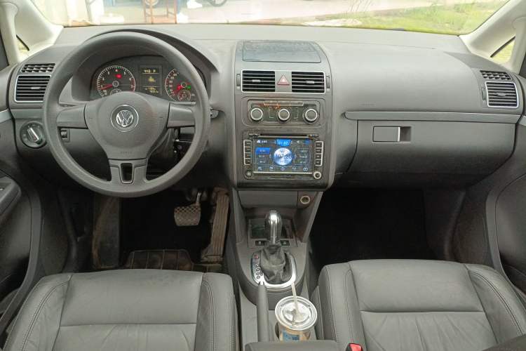 Used Volkswagen Touran 2015 1.4T DSG Comfort Edition 5 Seats Center Console
