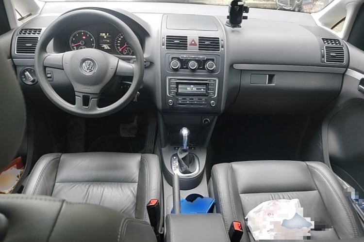 Used Volkswagen Touran 2015 1.4T DSG Comfort Edition 5 Seats Center Console