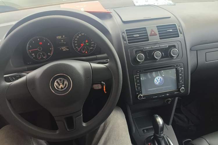 Used Volkswagen Touran 2015 1.4T DSG Comfort Edition 5 Seats Center Console