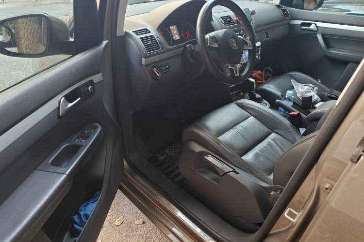 Used Volkswagen Touran 2015 1.4T DSG Comfort Edition 5 Seats Driver Seat