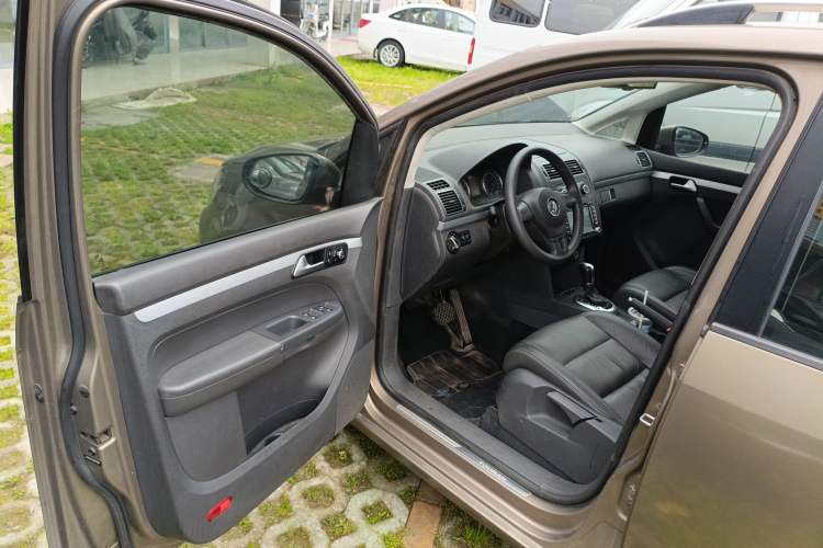 Used Volkswagen Touran 2015 1.4T DSG Comfort Edition 5 Seats Driver Seat