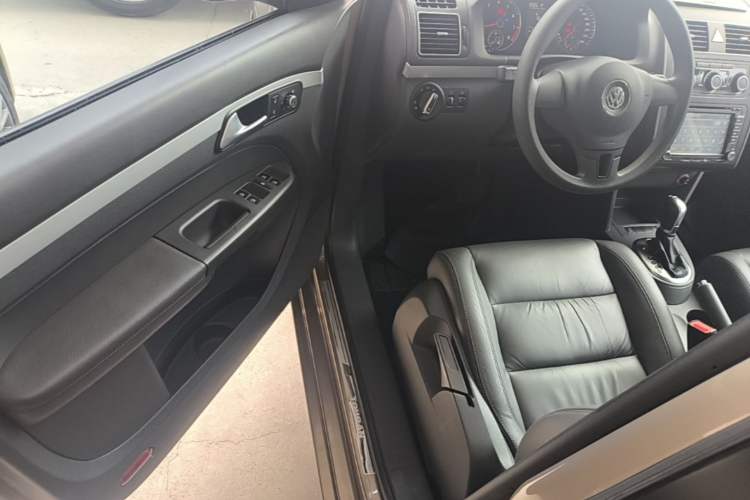 Used Volkswagen Touran 2015 1.4T DSG Comfort Edition 5 Seats Driver Seat