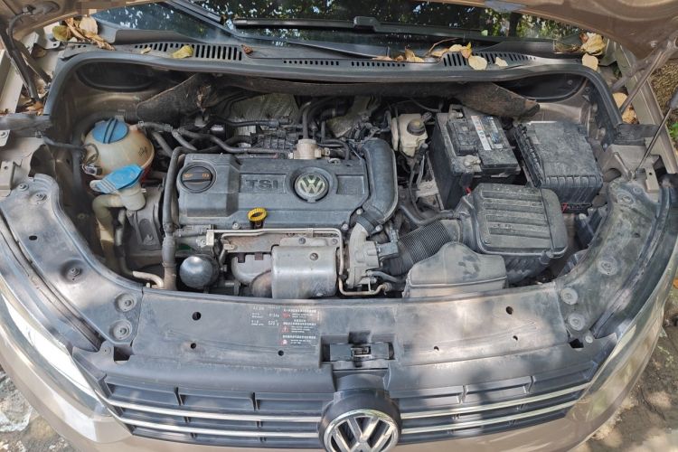 Used Volkswagen Touran 2015 1.4T DSG Comfort Edition 5 Seats Engine Bay