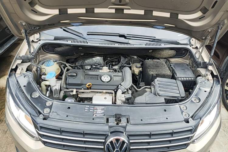 Used Volkswagen Touran 2015 1.4T DSG Comfort Edition 5 Seats Engine Bay