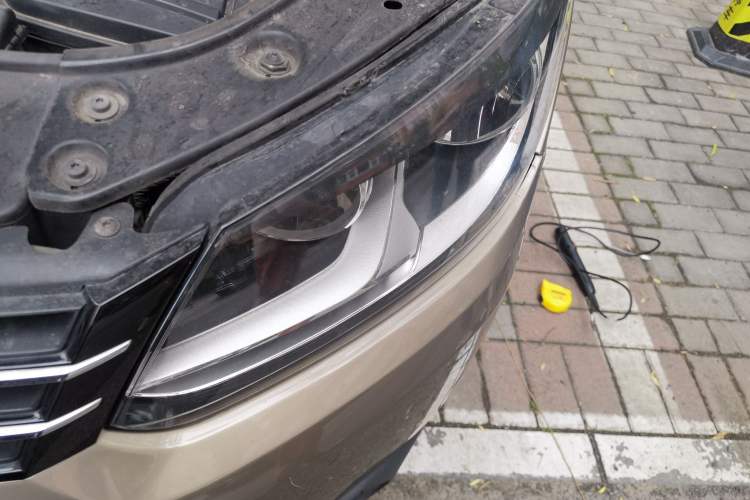 Used Volkswagen Touran 2015 1.4T Manual Comfort Edition 5-Seater Engine Bay Left