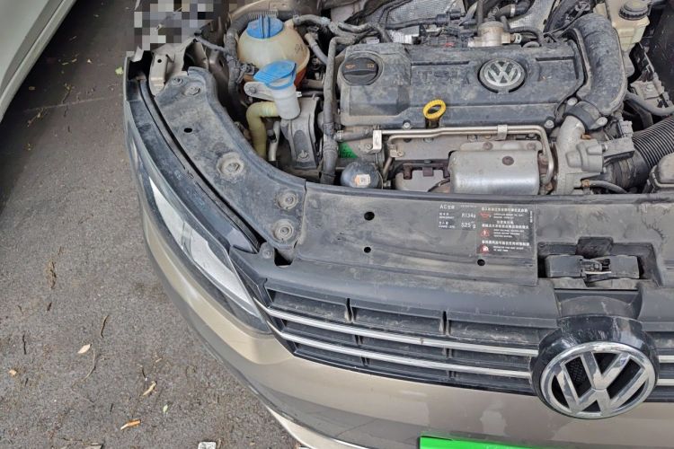 Used Volkswagen Touran 2015 1.4T Manual Comfort Edition 5-Seater Engine Bay Right