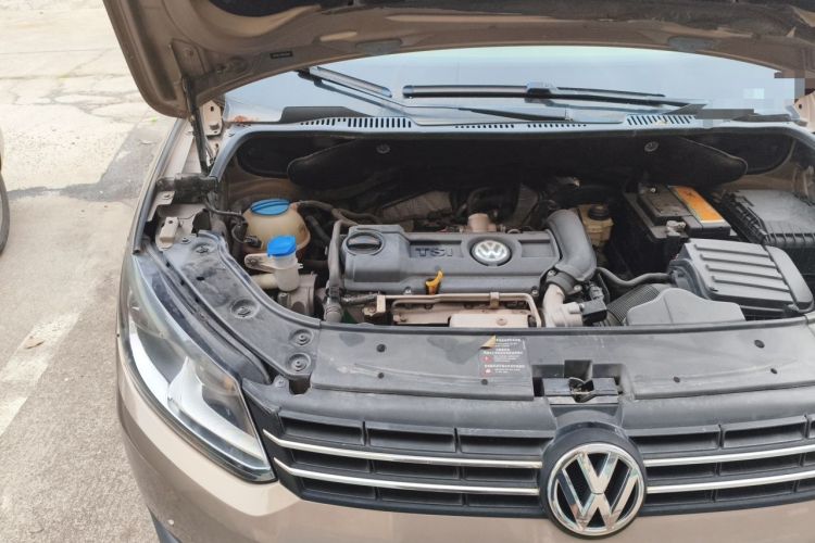 Used Volkswagen Touran 2015 1.4T Manual Fashion Edition 5-Seater Engine Bay Right
